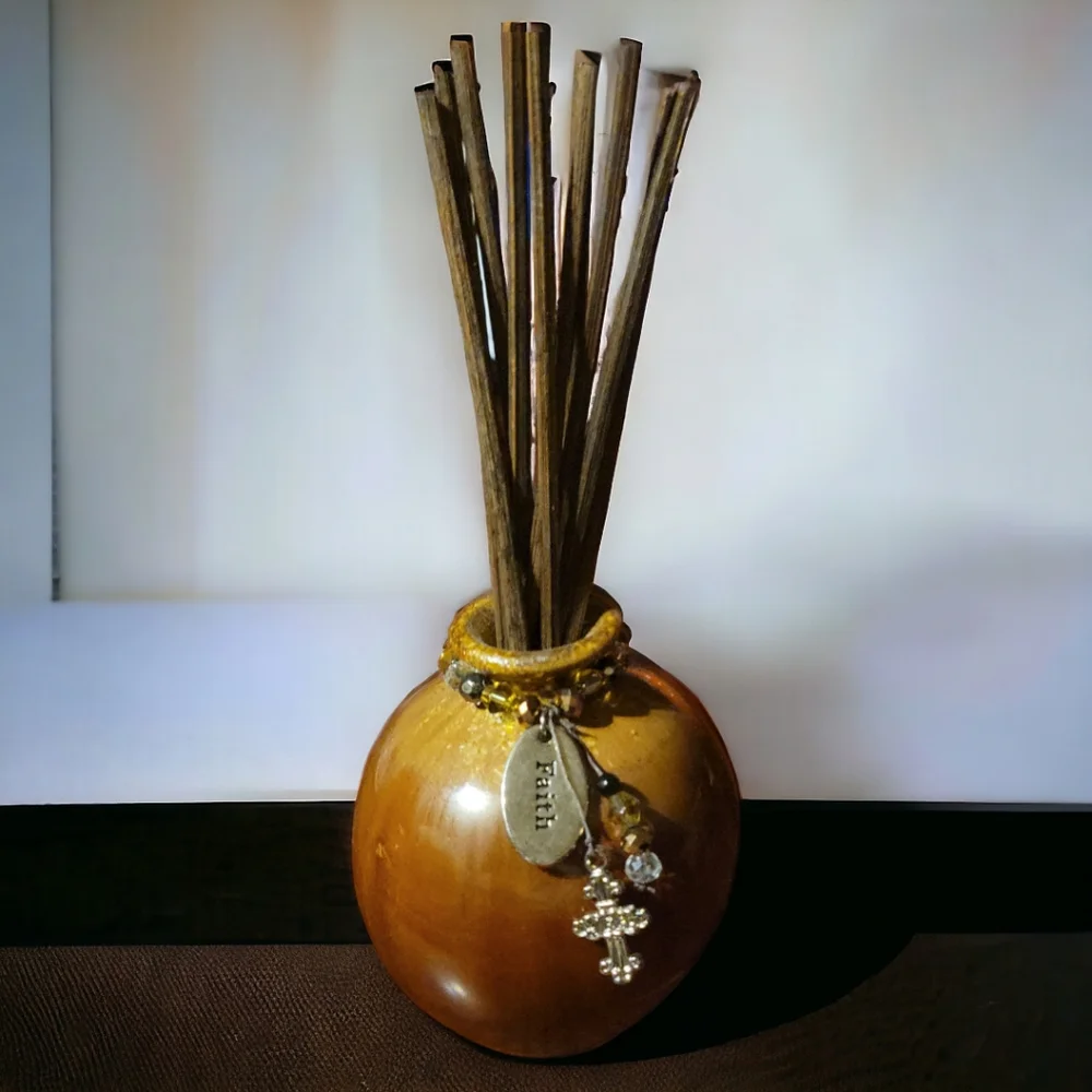Vtg Bailey Street Home 2499-BEL-4907760 Faith Reed Diffuser Vase